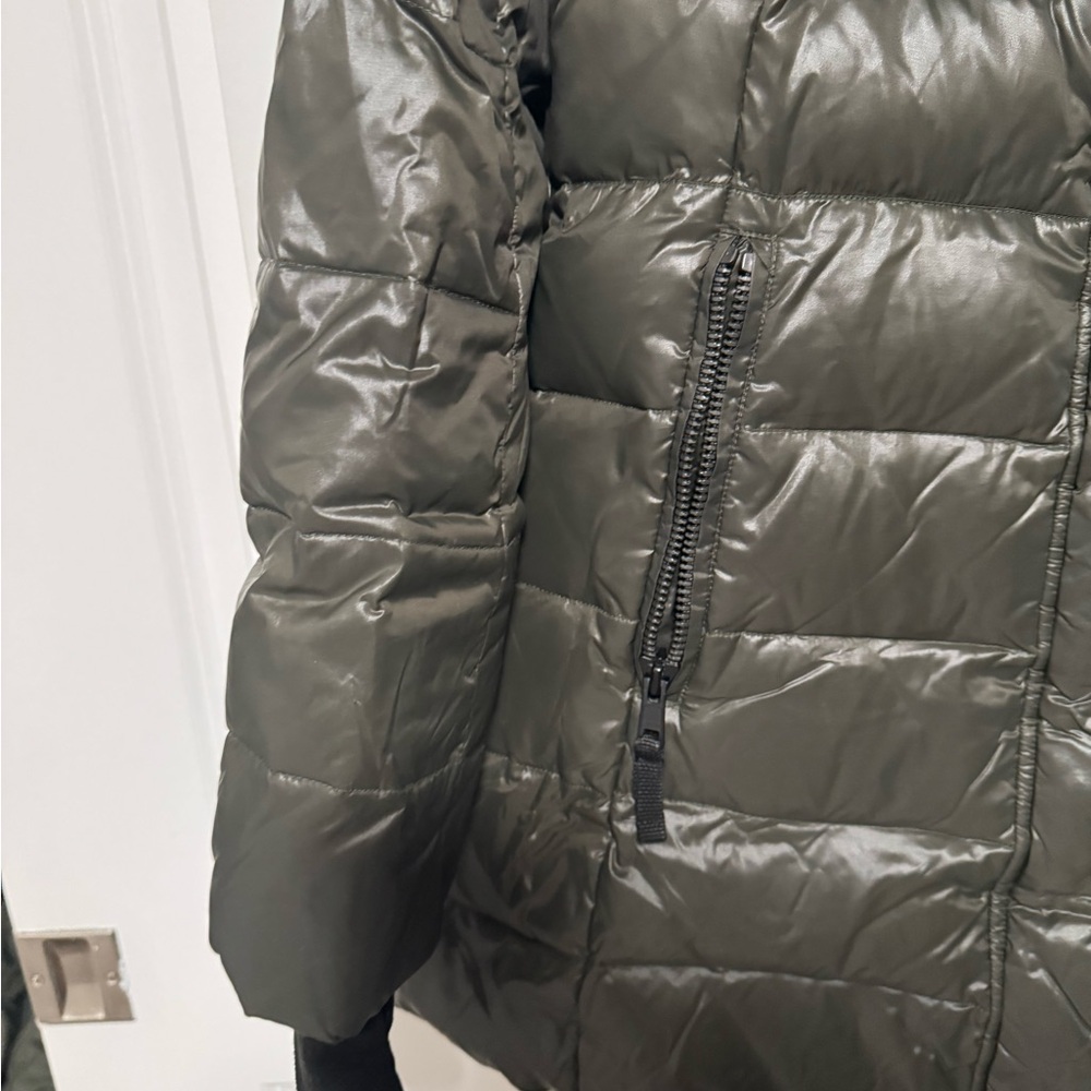 S13 Brand Women's Olive Green Puffer Jacket with Faux Fur Hood - Picture 4 of 7